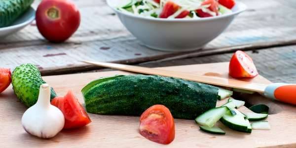 zucchini and tomato salad